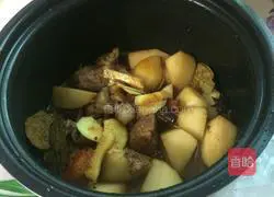 Illustration of how to make mutton stewed with radish 9