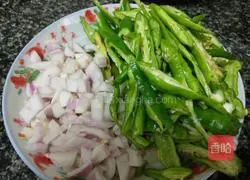 Illustration of how to make pork head with hot pepper 2