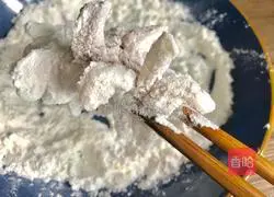 Illustration of how to make chrysanthemum fish 9