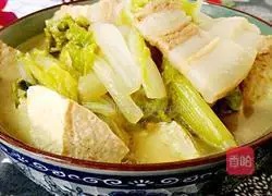 Illustration of how to stew cabbage, pork and soybean tofu 8 