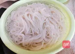 Illustration of how to make soup vermicelli 2