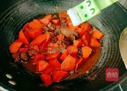 Illustration of how to cook beef brisket with carrots 13