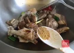 Illustration of how to make goose stewed with potatoes 9