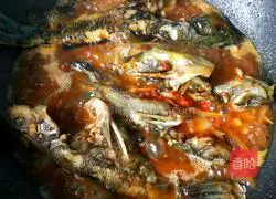 Illustration of braised yellow catfish 15