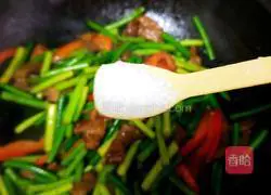 Illustration of how to make fried meat with garlic sprouts 20