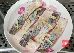 Steamed fish belly with chopped peppers Illustration of how to do it 8