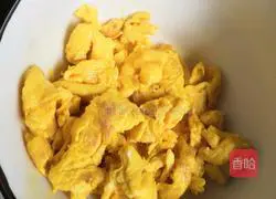 Illustration of home-cooked scrambled eggs with tomatoes 5