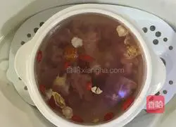 Stewed Pork with Longan, Wolfberry and American Ginseng Illustration of how to do it 3