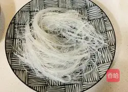 Illustration of how to steam seafood with garlic 8