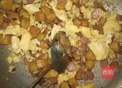 (Egg, Corn and Ham Sausage) Stir-fried diced steamed buns Illustration 5 