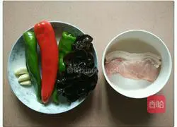 Illustration of how to make fried pork slices with fungus 1