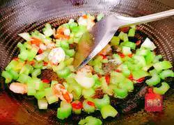 Illustration of how to stir-fry shrimps with celery 14