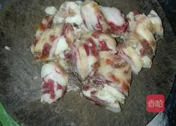 Illustration of how to make fried sausages at home 2