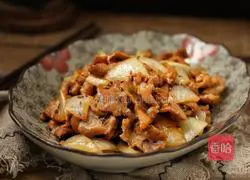 Illustration of how to make fried pork slices with cumin and onion 10