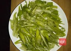 Illustration of how to make fried tripe with pepper 2