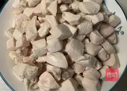 Illustration of how to make diced chicken in sauce 4