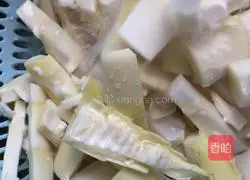 Illustration of braised bamboo shoots in oil 3