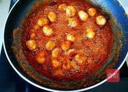 Illustration of how to make quail eggs in tomato sauce 9