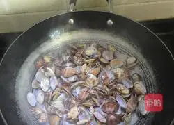 Illustration of how to make spicy fried clams 2