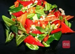 Illustration of how to make stir-fried chicken with water chestnuts 11