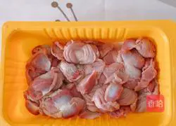 Illustration of how to make spicy chicken offal 1