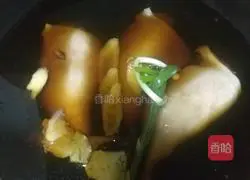 Illustration of how to make sauce-flavored duck legs 3