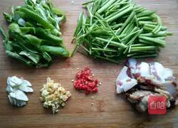 Illustration of how to cook bacon with wild celery 3