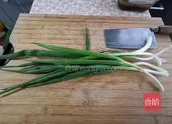 Illustration of how to make scrambled eggs with soybean paste 1