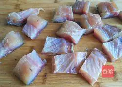 Illustration of how to make Hubei Braised Cured Fish Nuggets on the 15th day of the first lunar month 4