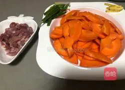 Guangdong - Carrots Illustration of how to make fried pork 1
