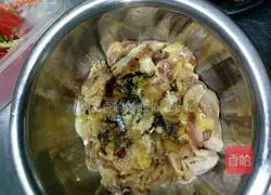 Illustration of how to make steamed chicken with mushrooms 3