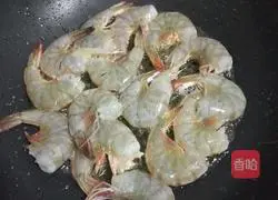 Illustration of how to make tomato-fried prawn bento 3