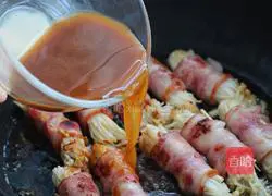 Illustration of how to make pan-fried bacon enoki mushroom rolls 9