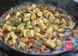 Illustration of how to cook minced pork and tofu in soy sauce 7