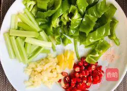 Illustration of how to make spicy swimming crab 1