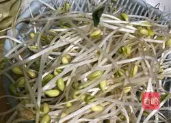 Illustration of how to make boiled beef 1