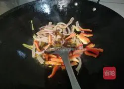 Illustration of how to cook three shredded squid 5