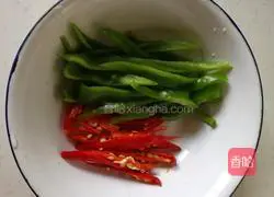 Illustration of how to make shredded pork with orange and Beijing sauce 2