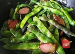 Bacon stewed with beans Practice illustration 3