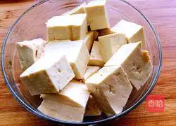 Illustration of how to make crucian carp stewed with tofu 2