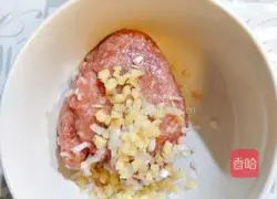 Illustration of how to steam minced meat and pumpkin 2