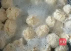 Illustration of how to make shrimp balls 8