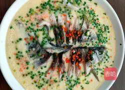 Illustration of how to make crucian carp stewed eggs 6