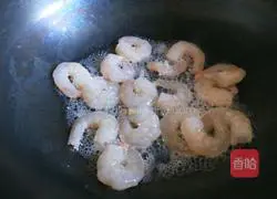 Xinwen Gourmet Poached Egg Fried Shrimp Recipe Illustration 6