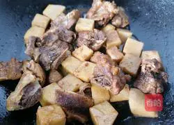 Illustration of taro braised pork ribs 10