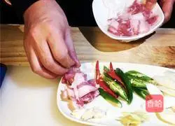 Illustration of how to make dry pot potato slices 3