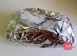 Illustration of how to make salt-baked chicken 6