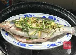 Illustration of how to make steamed Wuchang fish 6