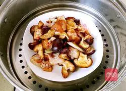 Illustration of how to steam mushrooms and wing roots 6