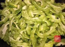 Bitter Melon Scrambled Egg Recipe Illustration 2